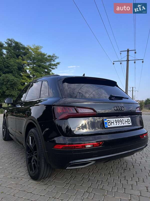 Внедорожник / Кроссовер Audi Q5 2017 в Одессе
