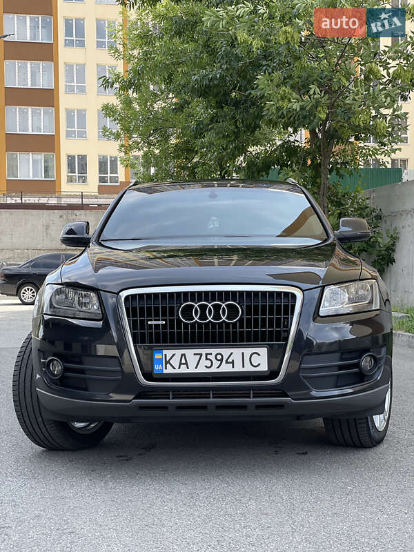 Внедорожник / Кроссовер Audi Q5 2010 в Киеве