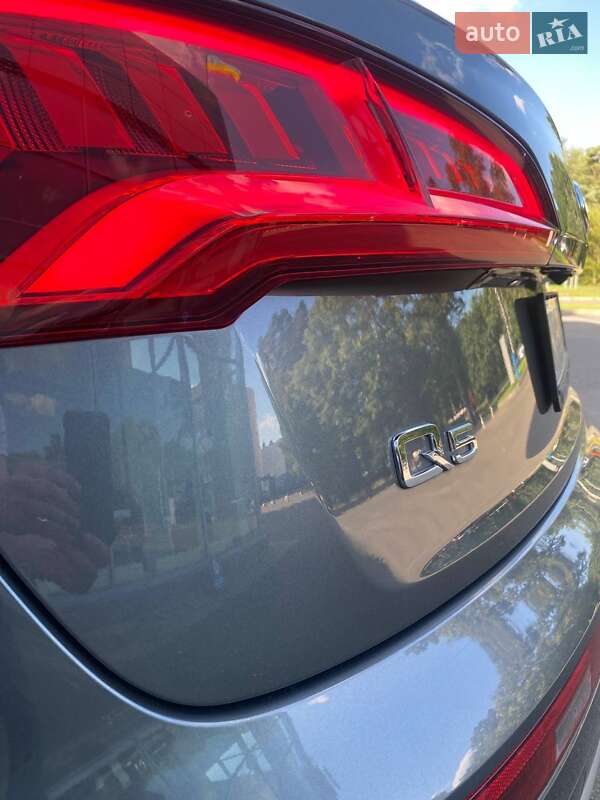 Позашляховик / Кросовер Audi Q5 2019 в Києві