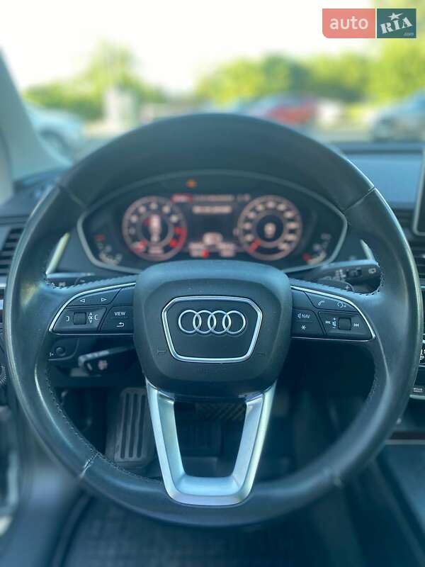 Позашляховик / Кросовер Audi Q5 2019 в Києві