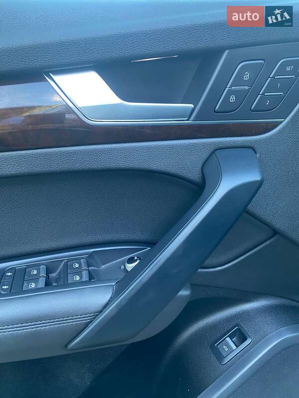 Позашляховик / Кросовер Audi Q5 2019 в Києві