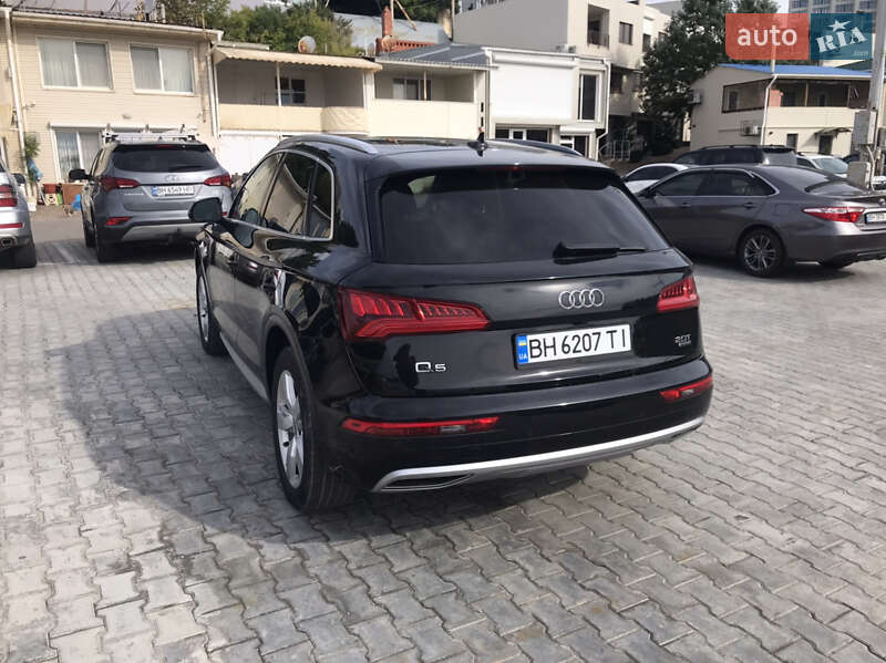 Внедорожник / Кроссовер Audi Q5 2018 в Одессе