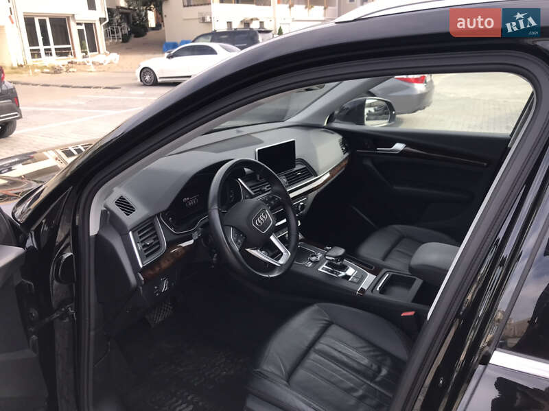 Внедорожник / Кроссовер Audi Q5 2018 в Одессе