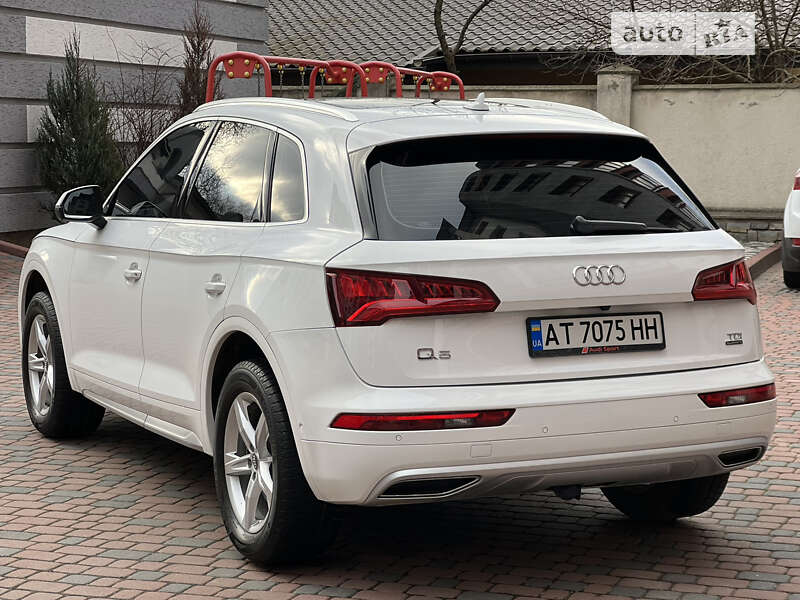 Позашляховик / Кросовер Audi Q5 2017 в Івано-Франківську