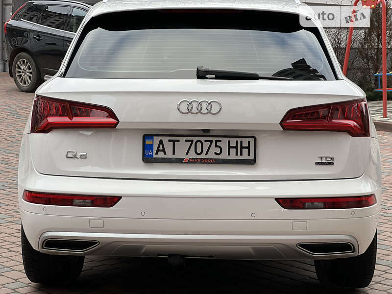 Позашляховик / Кросовер Audi Q5 2017 в Івано-Франківську