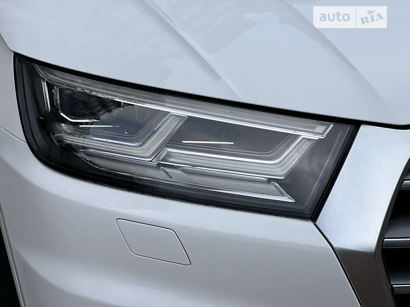 Позашляховик / Кросовер Audi Q5 2017 в Івано-Франківську