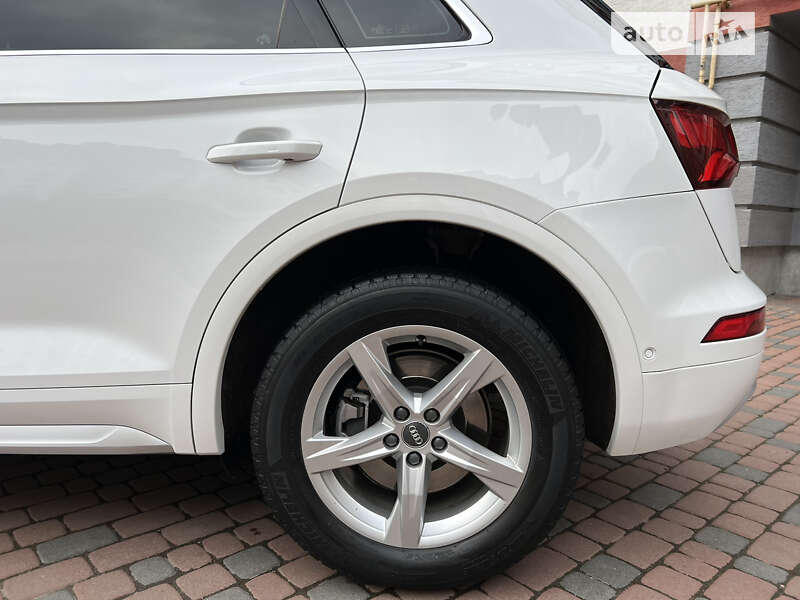 Позашляховик / Кросовер Audi Q5 2017 в Івано-Франківську