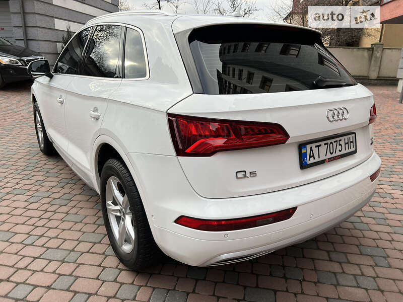 Позашляховик / Кросовер Audi Q5 2017 в Івано-Франківську