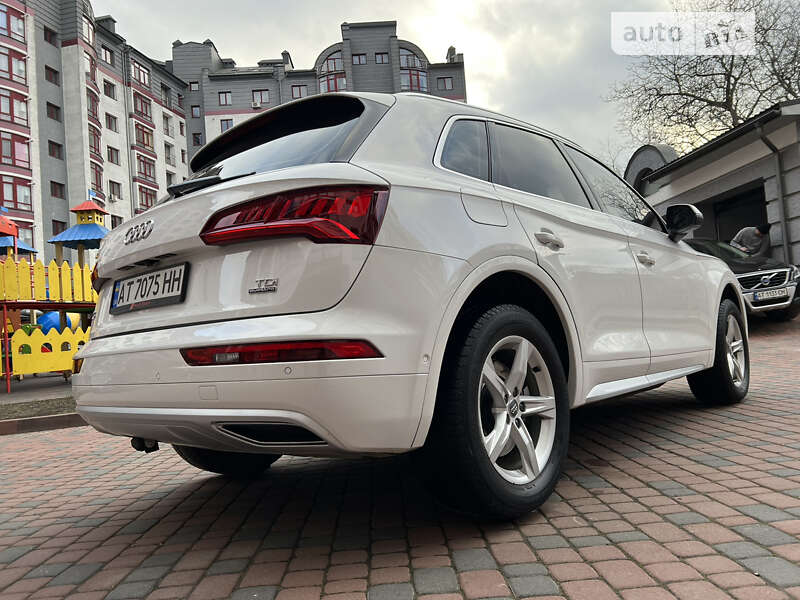 Позашляховик / Кросовер Audi Q5 2017 в Івано-Франківську