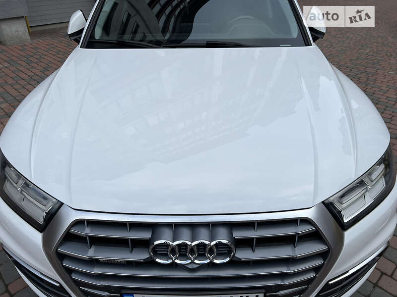 Позашляховик / Кросовер Audi Q5 2017 в Івано-Франківську