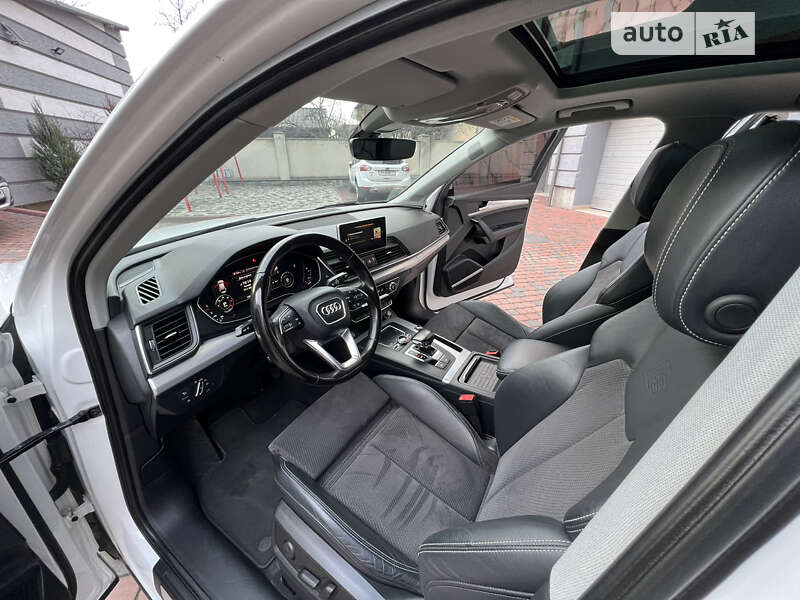 Позашляховик / Кросовер Audi Q5 2017 в Івано-Франківську