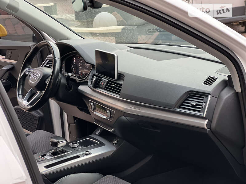 Позашляховик / Кросовер Audi Q5 2017 в Івано-Франківську