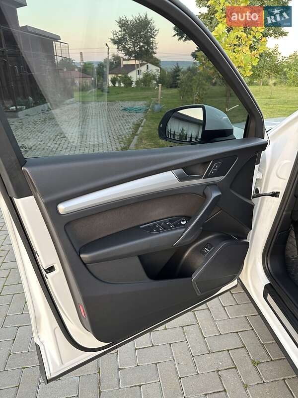 Внедорожник / Кроссовер Audi Q5 2018 в Золочеве