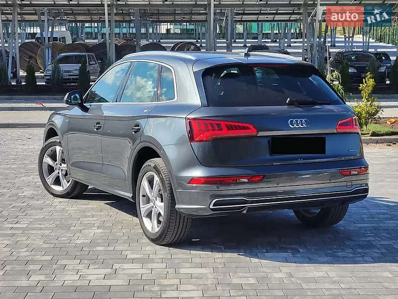 Позашляховик / Кросовер Audi Q5 2017 в Києві