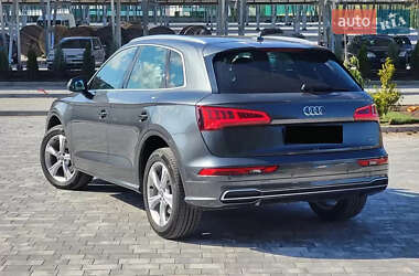 Внедорожник / Кроссовер Audi Q5 2017 в 