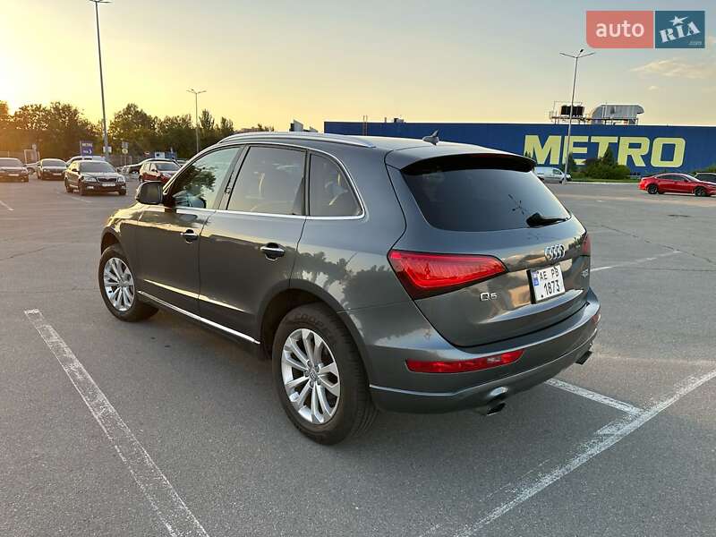 Позашляховик / Кросовер Audi Q5 2015 в Дніпрі