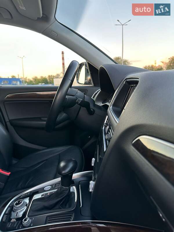 Позашляховик / Кросовер Audi Q5 2015 в Дніпрі