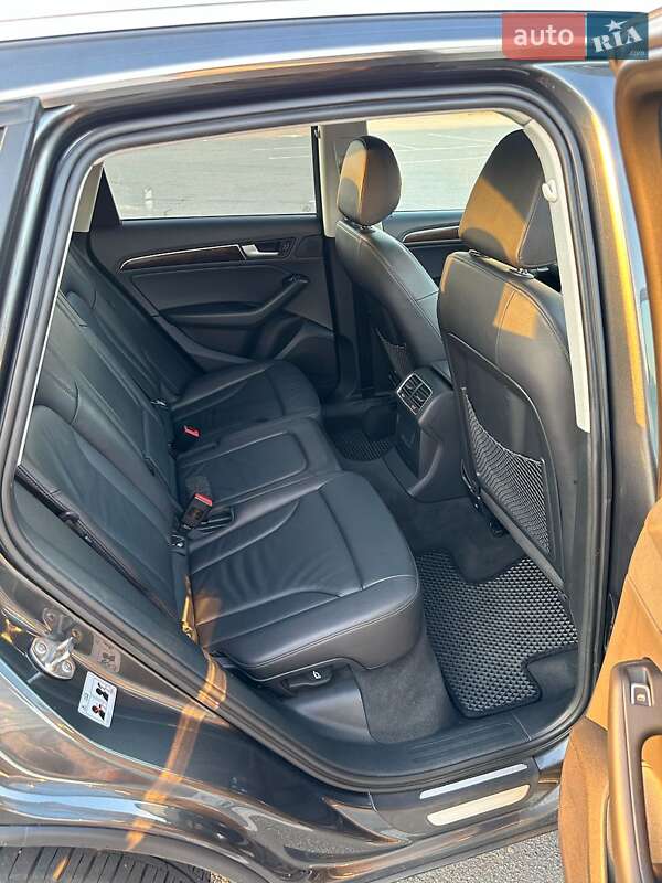 Позашляховик / Кросовер Audi Q5 2015 в Дніпрі