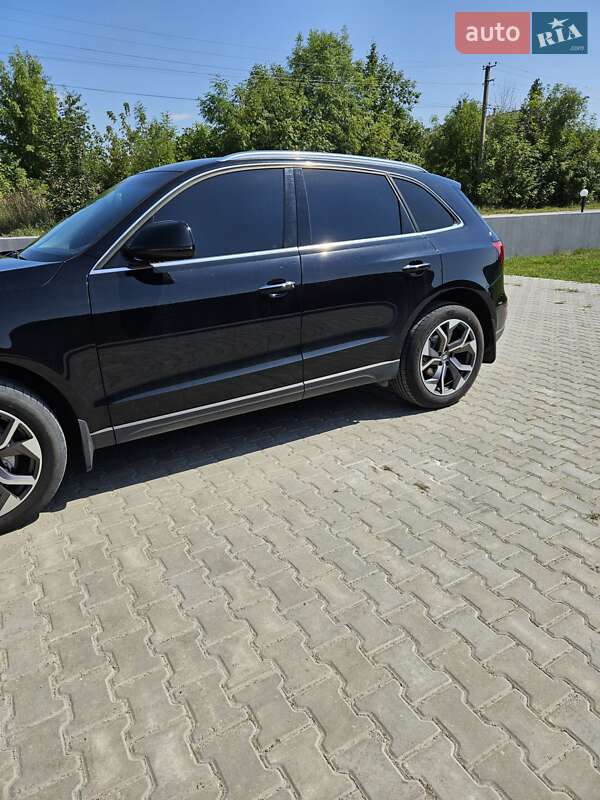 Внедорожник / Кроссовер Audi Q5 2016 в Черновцах