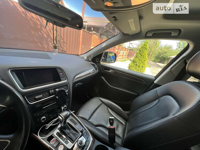 Внедорожник / Кроссовер Audi Q5 2016 в 