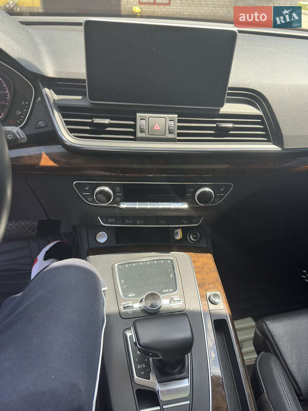 Внедорожник / Кроссовер Audi Q5 2017 в Харькове