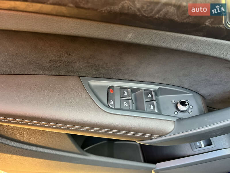 Позашляховик / Кросовер Audi Q5 2018 в Одесі