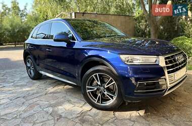 Внедорожник / Кроссовер Audi Q5 2018 в 