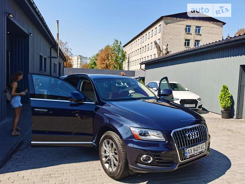 Внедорожник / Кроссовер Audi Q5 2015 в Звягеле