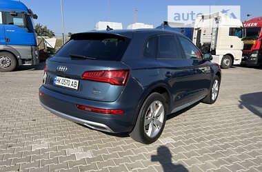 Позашляховик / Кросовер Audi Q5 2017 в 