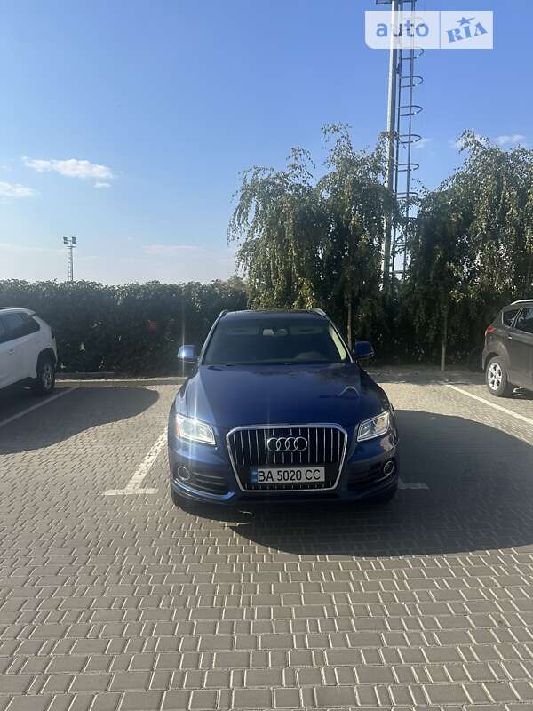 Позашляховик / Кросовер Audi Q5 2015 в 