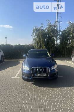 Позашляховик / Кросовер Audi Q5 2015 в 