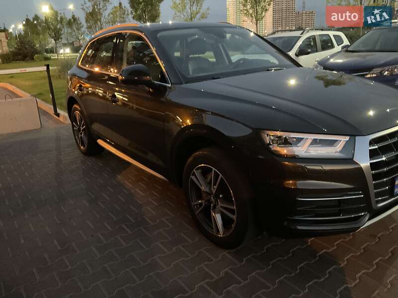 Внедорожник / Кроссовер Audi Q5 2017 в Киеве