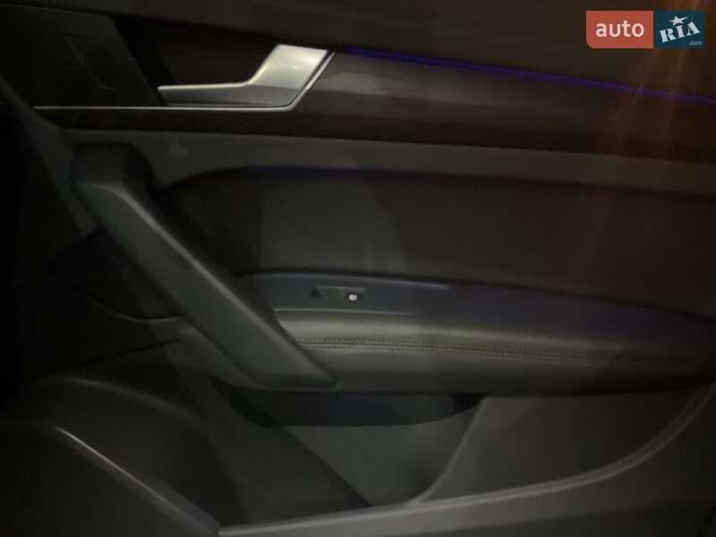 Внедорожник / Кроссовер Audi Q5 2017 в Киеве