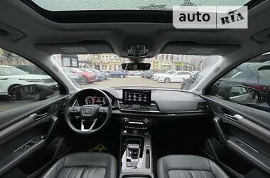 Внедорожник / Кроссовер Audi Q5 2021 в 