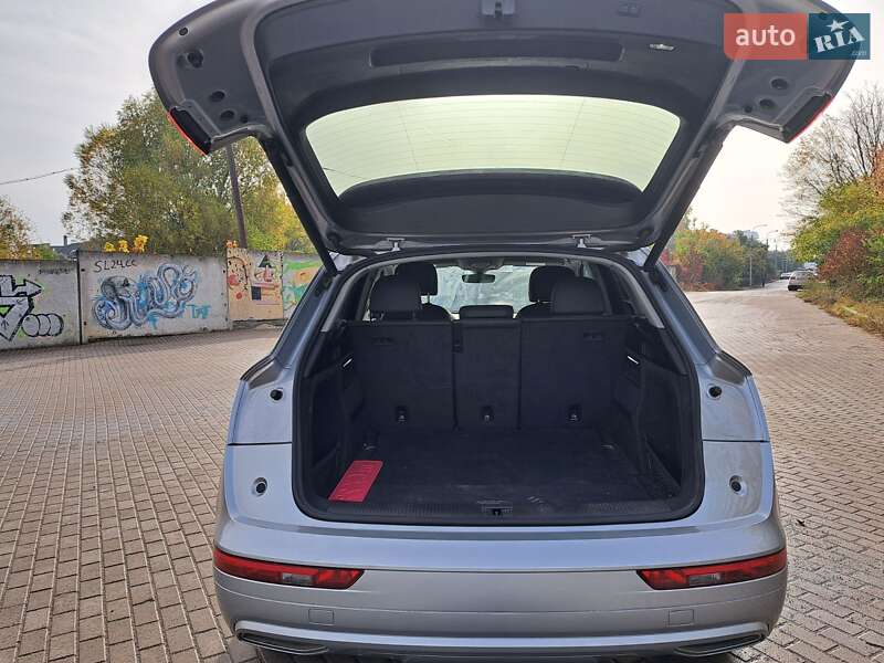 Внедорожник / Кроссовер Audi Q5 2018 в Ровно
