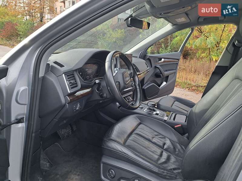 Внедорожник / Кроссовер Audi Q5 2018 в Ровно