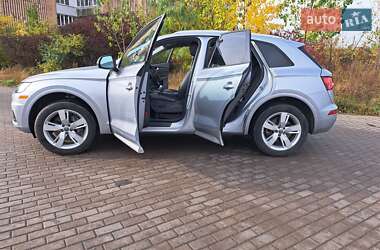 Внедорожник / Кроссовер Audi Q5 2018 в 