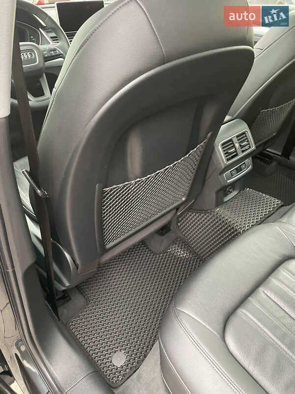 Внедорожник / Кроссовер Audi Q5 2019 в Ивано-Франковске