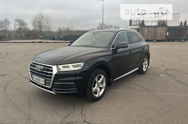 Внедорожник / Кроссовер Audi Q5 2017 в 