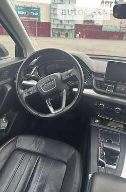 Внедорожник / Кроссовер Audi Q5 2017 в 