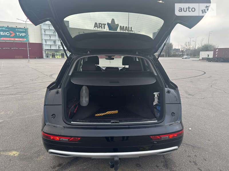 Внедорожник / Кроссовер Audi Q5 2017 в Виннице