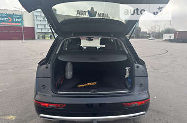 Внедорожник / Кроссовер Audi Q5 2017 в 