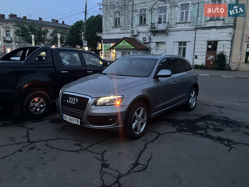 Внедорожник / Кроссовер Audi Q5 2010 в Дрогобыче