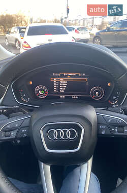 Внедорожник / Кроссовер Audi Q5 2018 в 