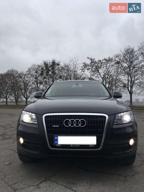 Внедорожник / Кроссовер Audi Q5 2009 в Владимире