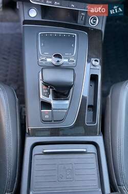 Внедорожник / Кроссовер Audi Q5 2018 в 