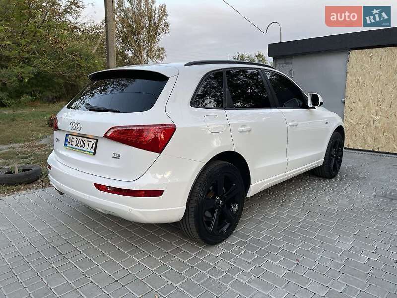 Внедорожник / Кроссовер Audi Q5 2010 в Днепре