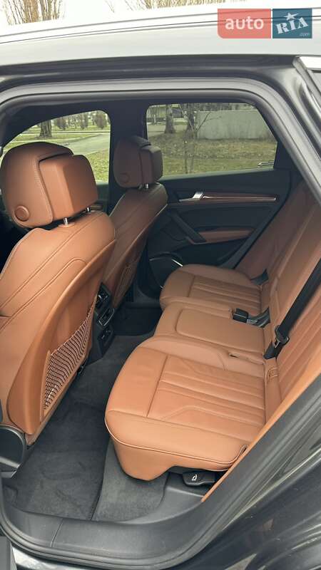 Внедорожник / Кроссовер Audi Q5 2021 в Днепре