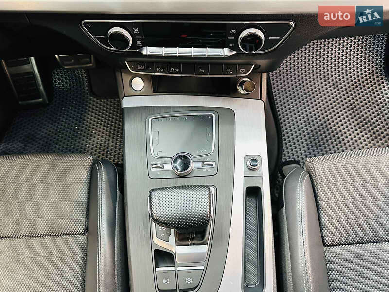 Внедорожник / Кроссовер Audi Q5 2019 в Луцке