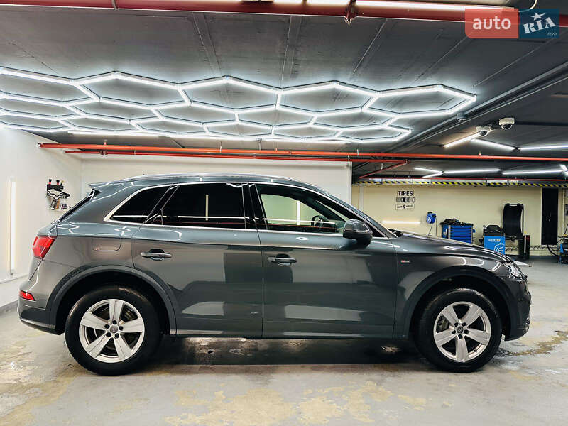 Внедорожник / Кроссовер Audi Q5 2019 в Луцке